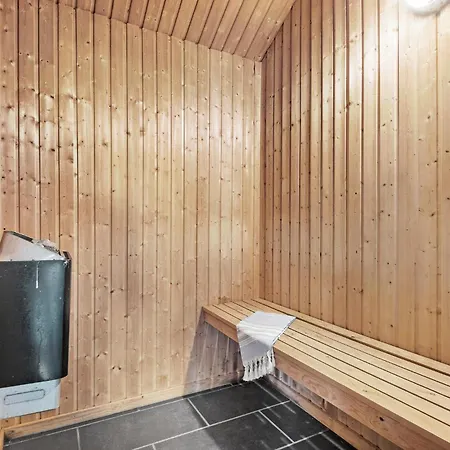 Lovely In With Kitchen Feriehus